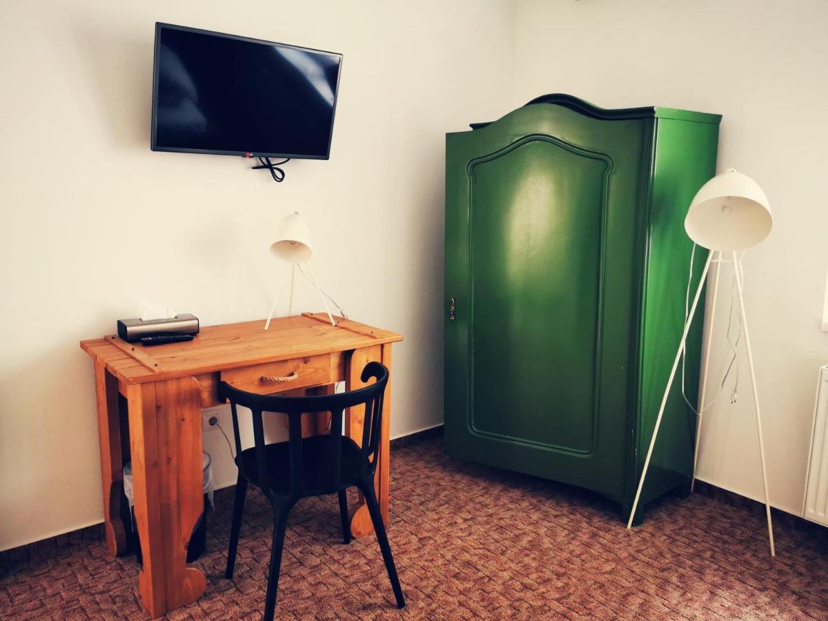 Vezér Panzió Bed and breakfast